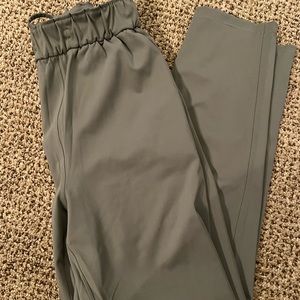 EUC Lululemon stretch, high rise pants, size 6 grey sage